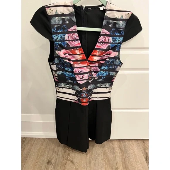 Short romper - Picture 1 of 2